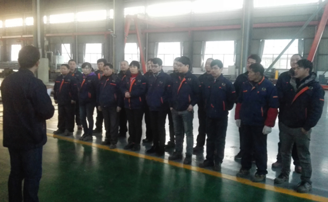公司鈑金車間班前班後會開出特色